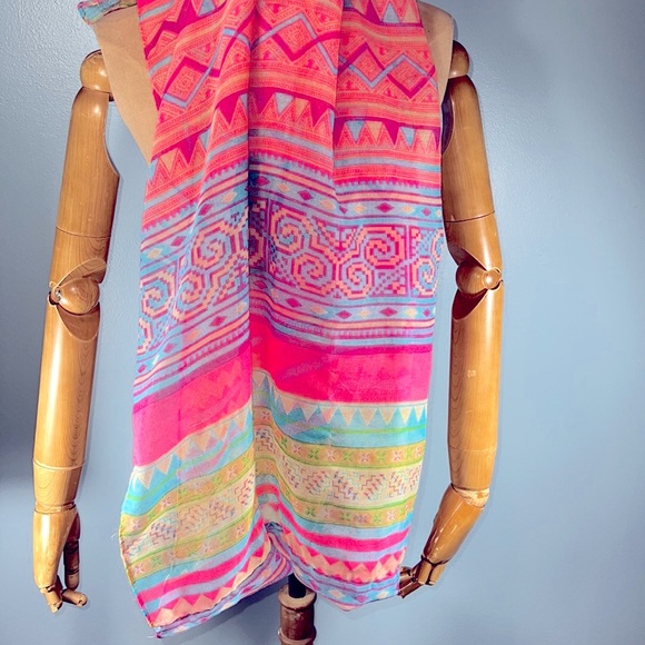 Summer light shawl - Picture 5 of 15